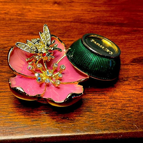 Russian Imperial Buttercup Bee Box - Picture 7 of 10